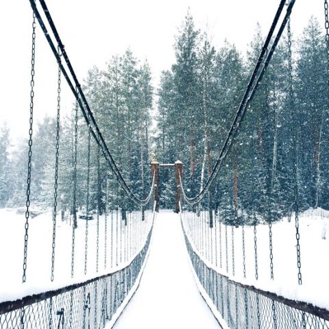 מדבקת טפט | גשר מכוסה שלג