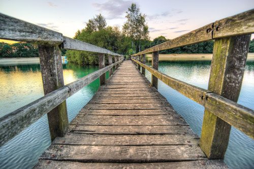 טפט מדבקה | גשר באגם
