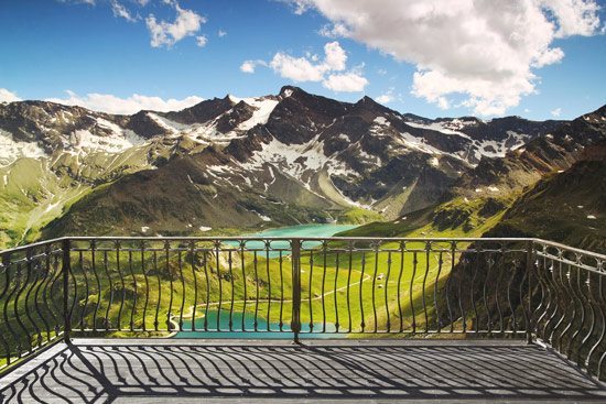 טפט | מרפסת עם נוף יפיפה להרים