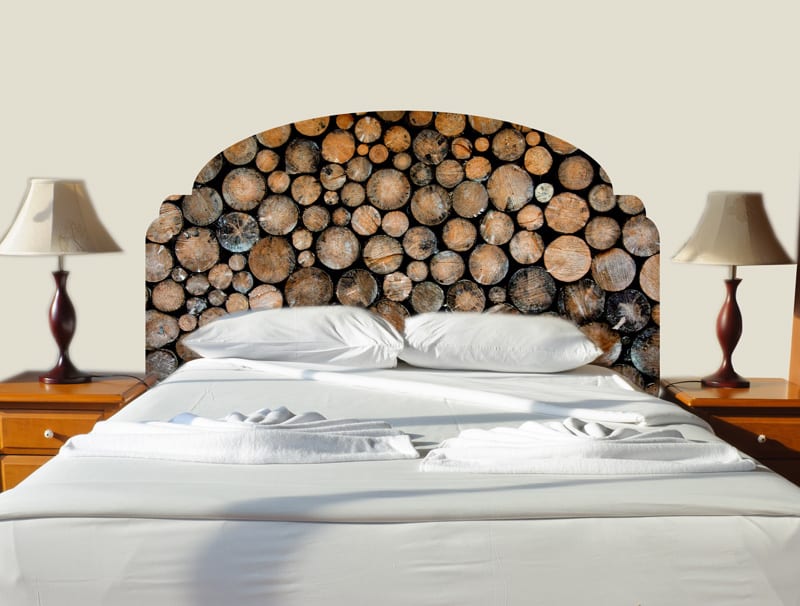 מדבקת קיר | ראש מיטה עם בולי עץ